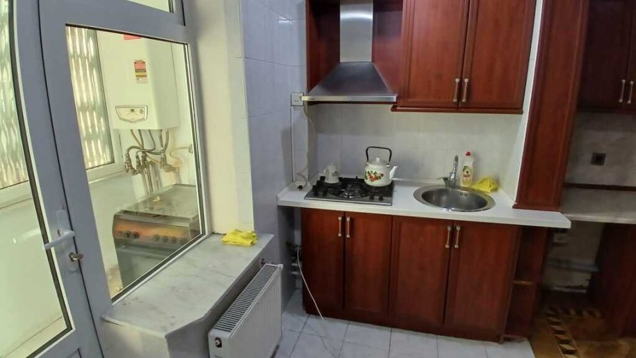 Satılır 4 otaqlı köhnə tikili, 110 m², Elmlər Akademiyası m.-6