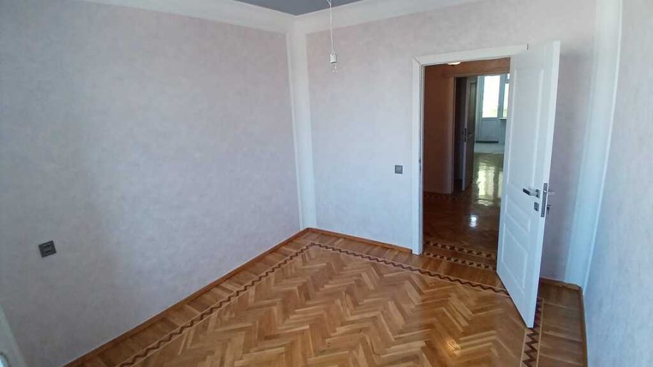Satılır 4 otaqlı köhnə tikili, 110 m², Elmlər Akademiyası m.-14