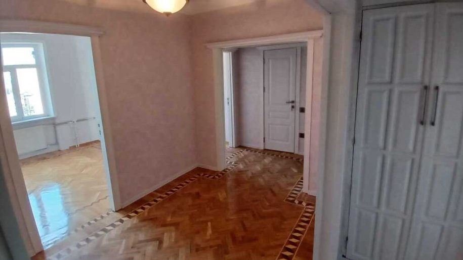 Satılır 4 otaqlı köhnə tikili, 110 m², Elmlər Akademiyası m.-16