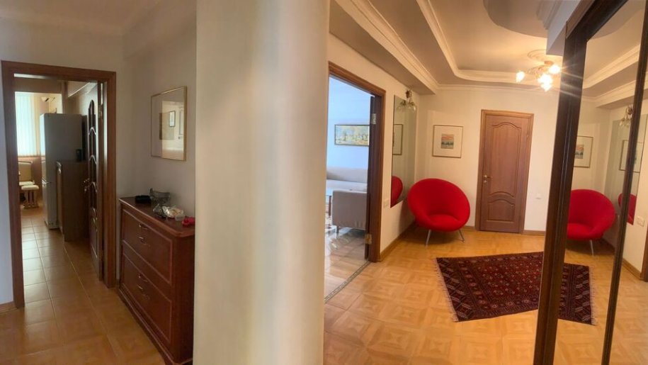 Kirayə verilir 3 otaqlı yeni tikili, 125 m², 28 May m.-4