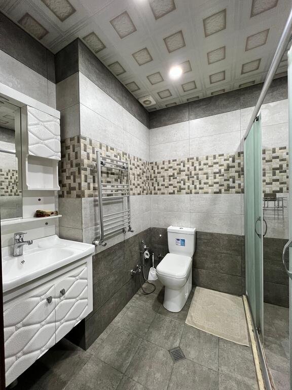 Kirayə verilir 1 otaqlı yeni tikili, 60 m², İnşaatçılar m.-4