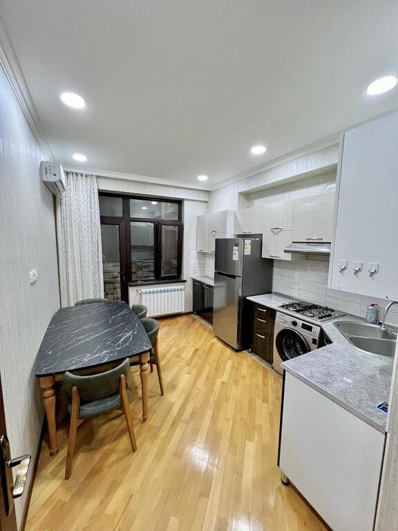 Kirayə verilir 1 otaqlı yeni tikili, 60 m², İnşaatçılar m.-7