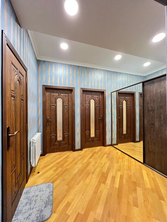 Kirayə verilir 1 otaqlı yeni tikili, 60 m², İnşaatçılar m.-20