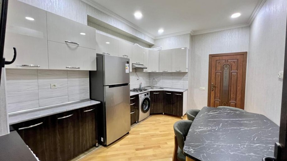 Kirayə verilir 1 otaqlı yeni tikili, 60 m², İnşaatçılar m.-22