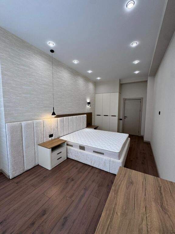 Kirayə verilir 3 otaqlı yeni tikili, 95 m², 28 May m.-4
