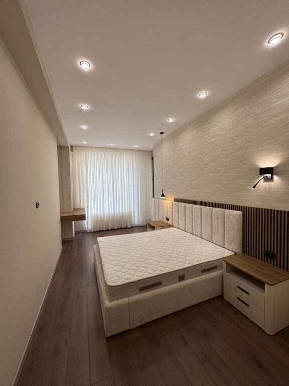 Kirayə verilir 3 otaqlı yeni tikili, 95 m², 28 May m.-7
