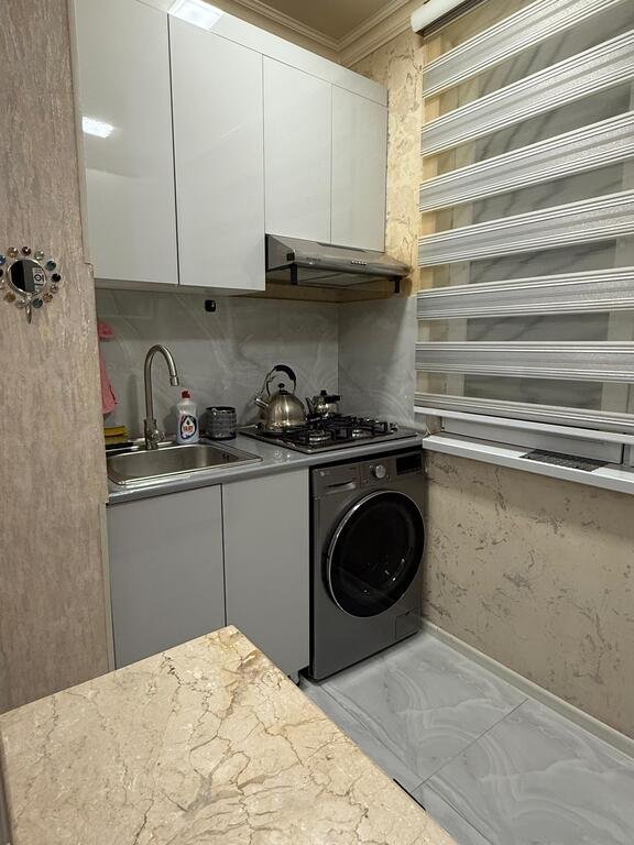 Satılır 2 otaqlı köhnə tikili, 40 m², Azadlıq Prospekti m.-12