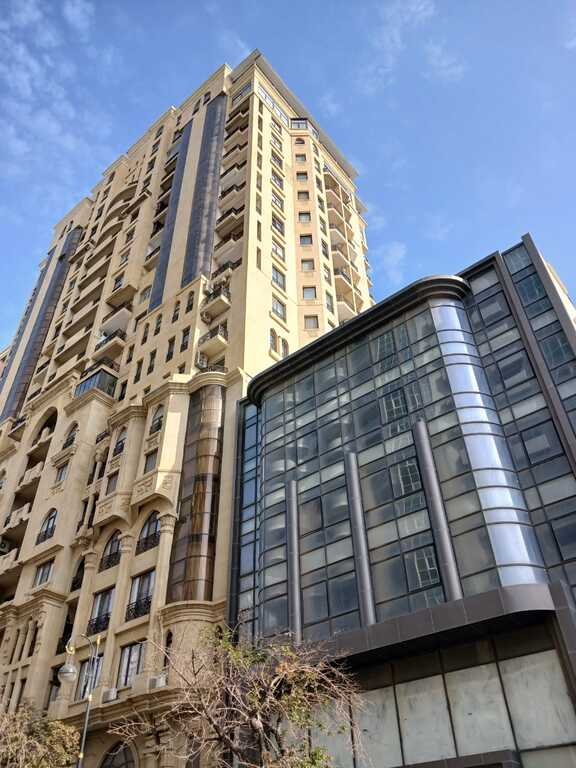 Satılır 4 otaqlı yeni tikili, 205 m², 28 May m.-1