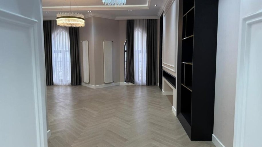 Satılır 4 otaqlı yeni tikili, 205 m², 28 May m.-3