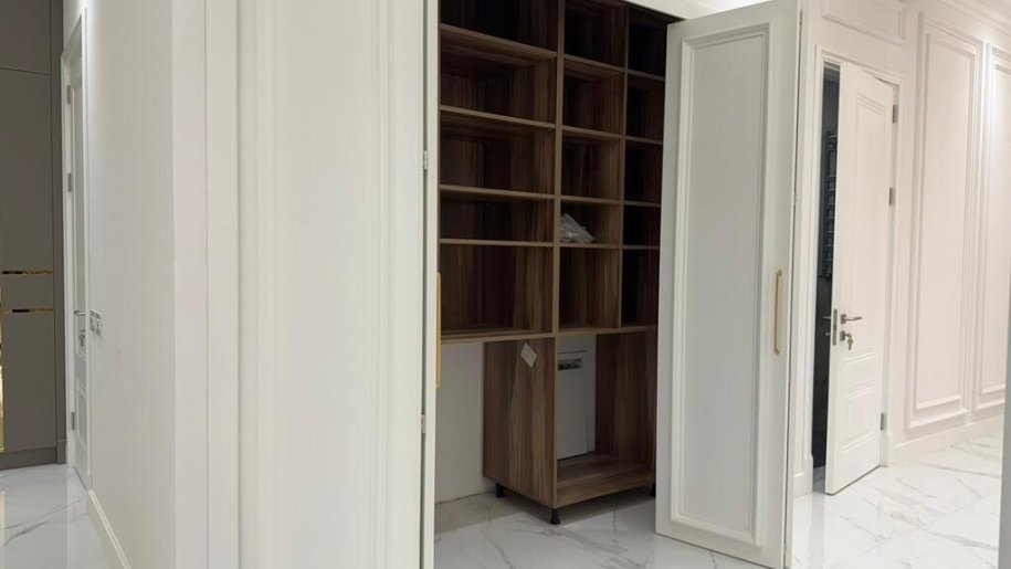 Satılır 4 otaqlı yeni tikili, 205 m², 28 May m.-13