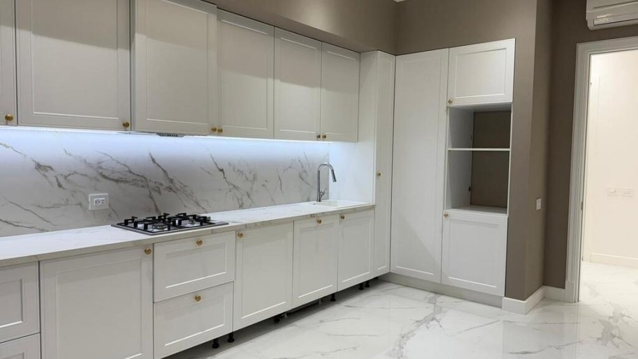 Satılır 4 otaqlı yeni tikili, 205 m², 28 May m.-15