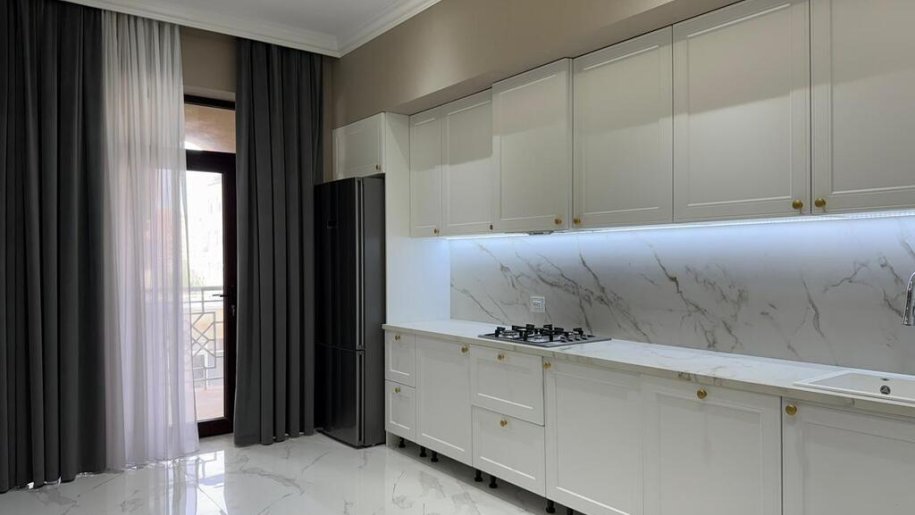 Satılır 4 otaqlı yeni tikili, 205 m², 28 May m.-16