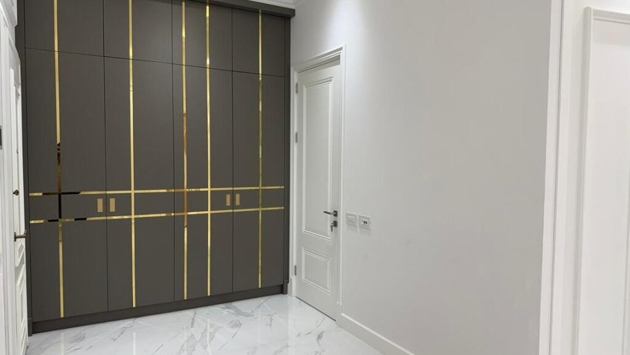 Satılır 4 otaqlı yeni tikili, 205 m², 28 May m.-18