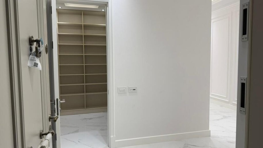 Satılır 4 otaqlı yeni tikili, 205 m², 28 May m.-23