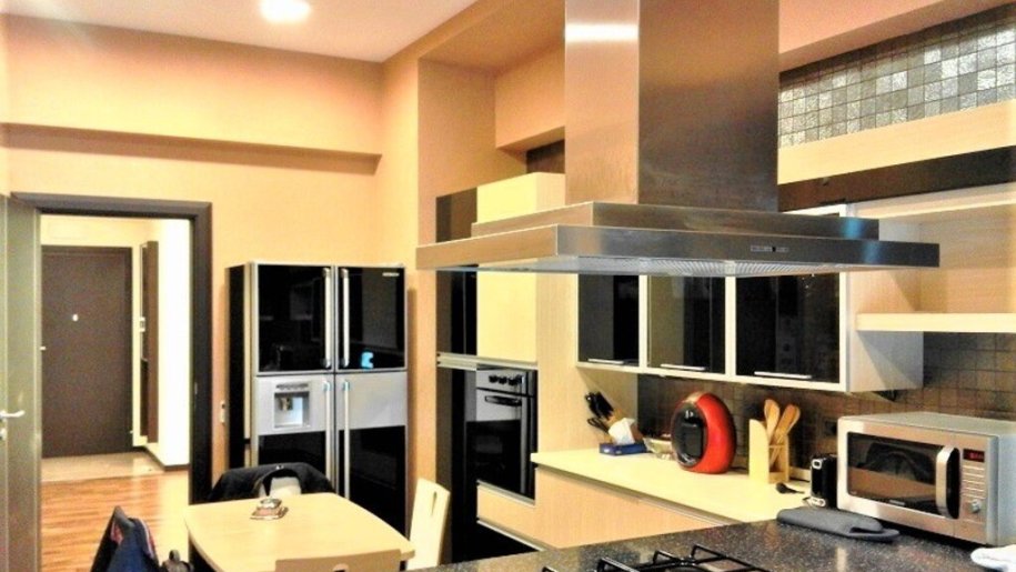 Kirayə verilir 4 otaqlı yeni tikili, 230 m², 28 May m.-16