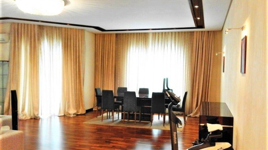 Kirayə verilir 4 otaqlı yeni tikili, 230 m², 28 May m.-21