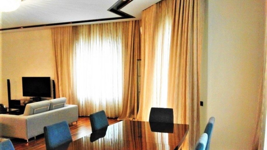 Kirayə verilir 4 otaqlı yeni tikili, 230 m², 28 May m.-23