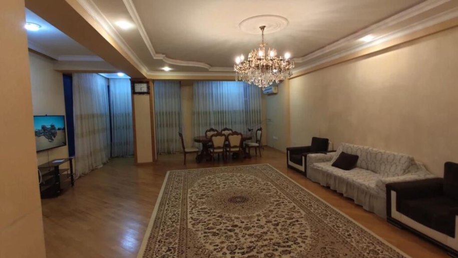 Kirayə verilir 3 otaqlı yeni tikili, 190 m², 28 May m.-1