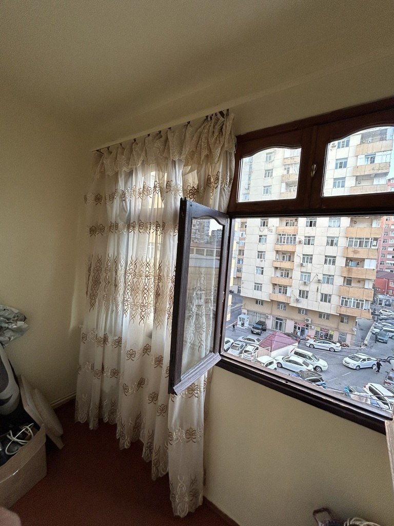 Kirayə verilir 1 otaqlı köhnə tikili, 45 m², İnşaatçılar m.-11