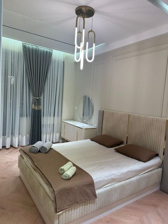 Kirayə verilir 2 otaqlı yeni tikili, 77 m², İnşaatçılar m.-6