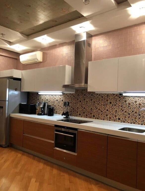 Kirayə verilir 3 otaqlı yeni tikili, 145 m², 28 May m.-1