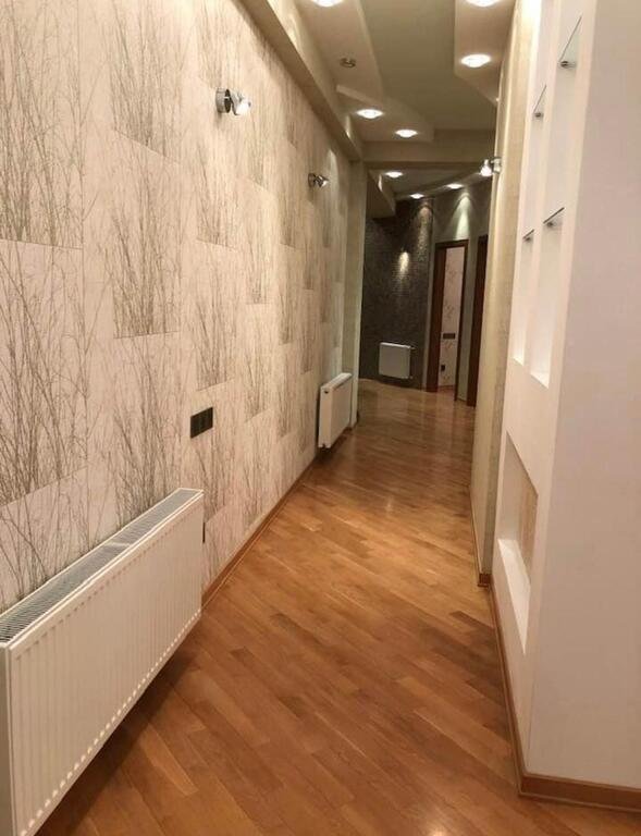 Kirayə verilir 3 otaqlı yeni tikili, 145 m², 28 May m.-10