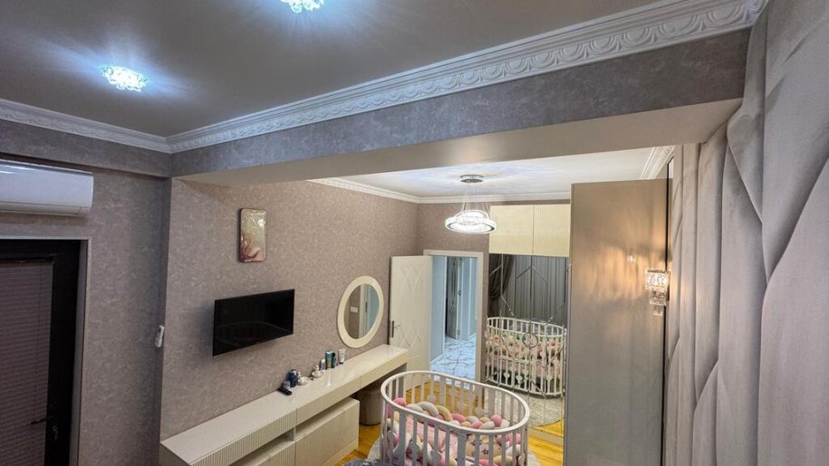 Satılır 4 otaqlı yeni tikili, 135 m², Azadlıq Prospekti m.-8