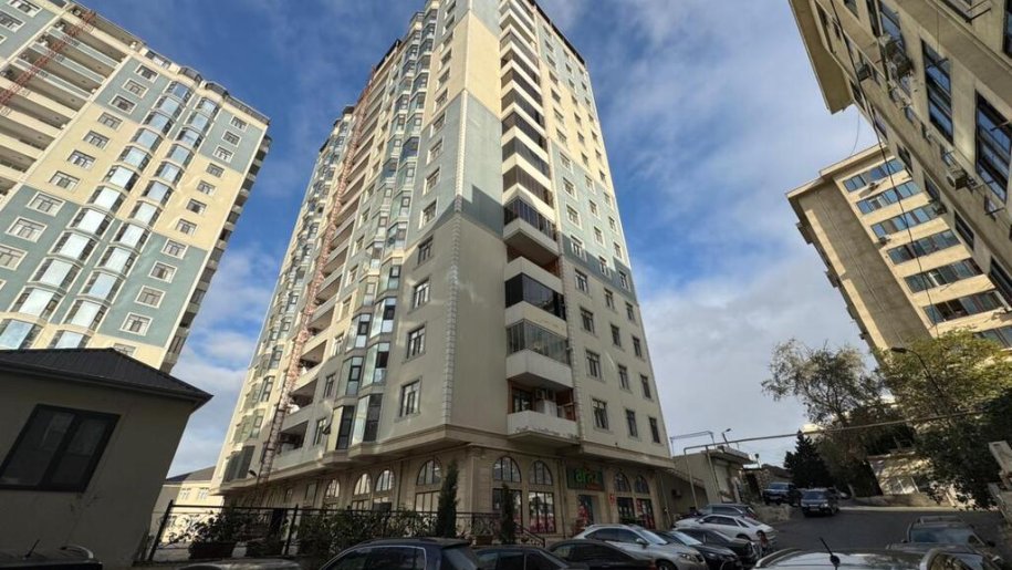 Satılır 4 otaqlı yeni tikili, 135 m², Azadlıq Prospekti m.-13