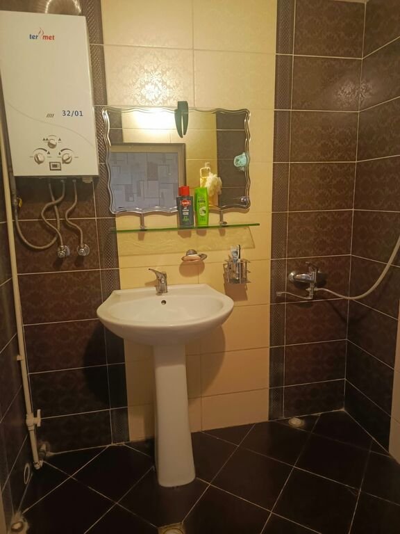 Satılır 3 otaqlı köhnə tikili, 80 m², Xalqlar dostluğu m.-4