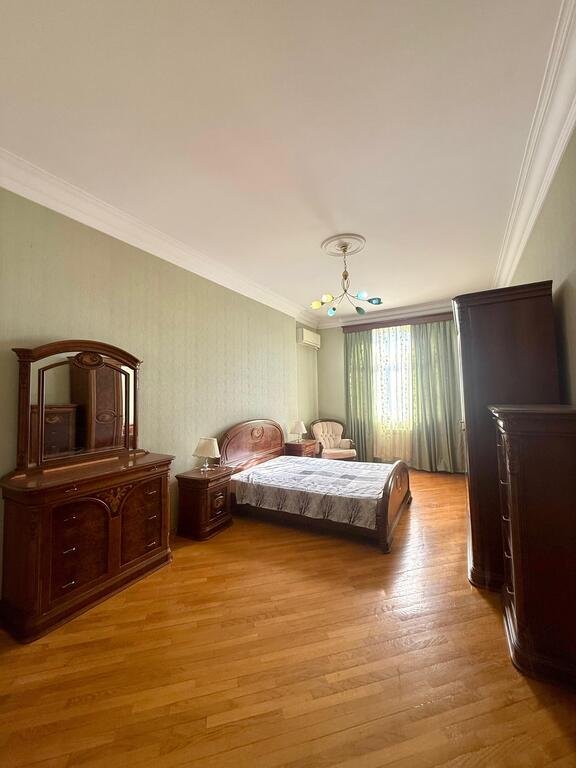 Satılır 3 otaqlı yeni tikili, 145 m², 28 May m.-5