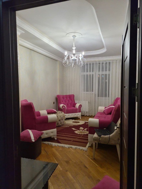 Satılır 2 otaqlı yeni tikili, 68 m², İnşaatçılar m.-1