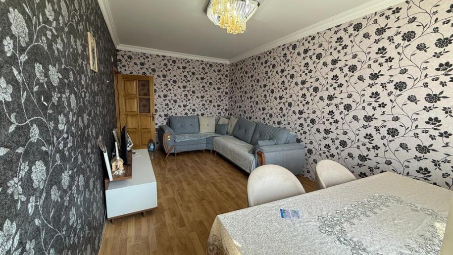 Satılır 3 otaqlı köhnə tikili, 75 m², Qaraçuxur-1