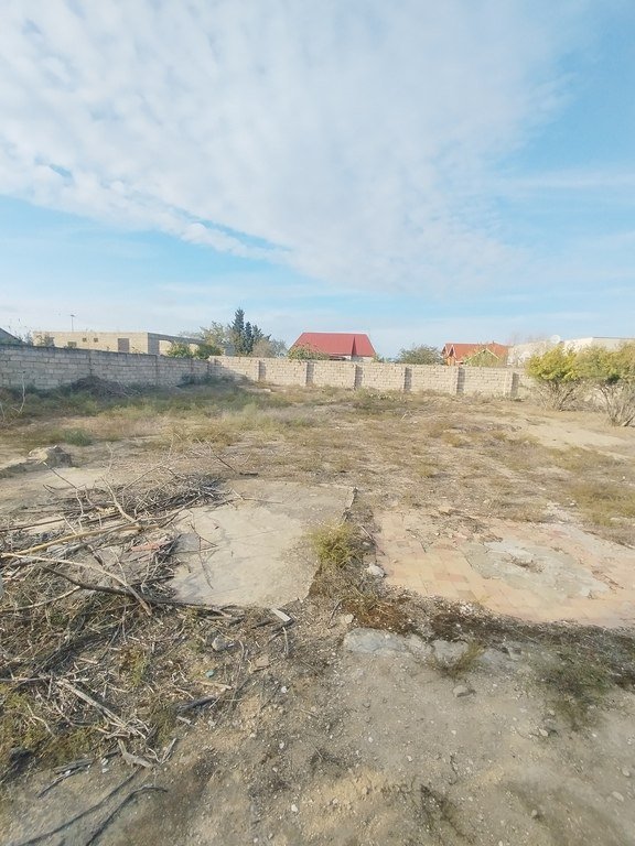 11 sot torpaq satılır, Qala-1