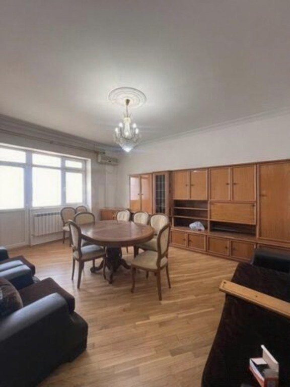 Kirayə verilir 3 otaqlı yeni tikili, 110 m², İnşaatçılar m.-5
