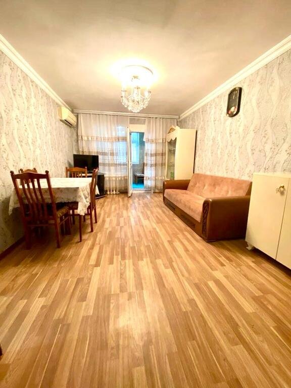 Kirayə verilir 2 otaqlı köhnə tikili, 60 m², İnşaatçılar m.-1