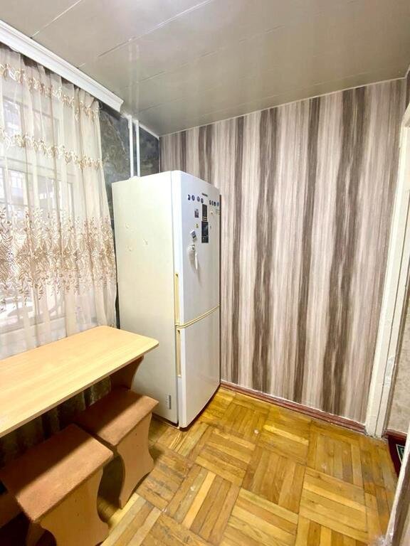 Kirayə verilir 2 otaqlı köhnə tikili, 60 m², İnşaatçılar m.-9