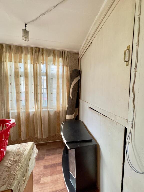 Kirayə verilir 2 otaqlı köhnə tikili, 60 m², İnşaatçılar m.-13