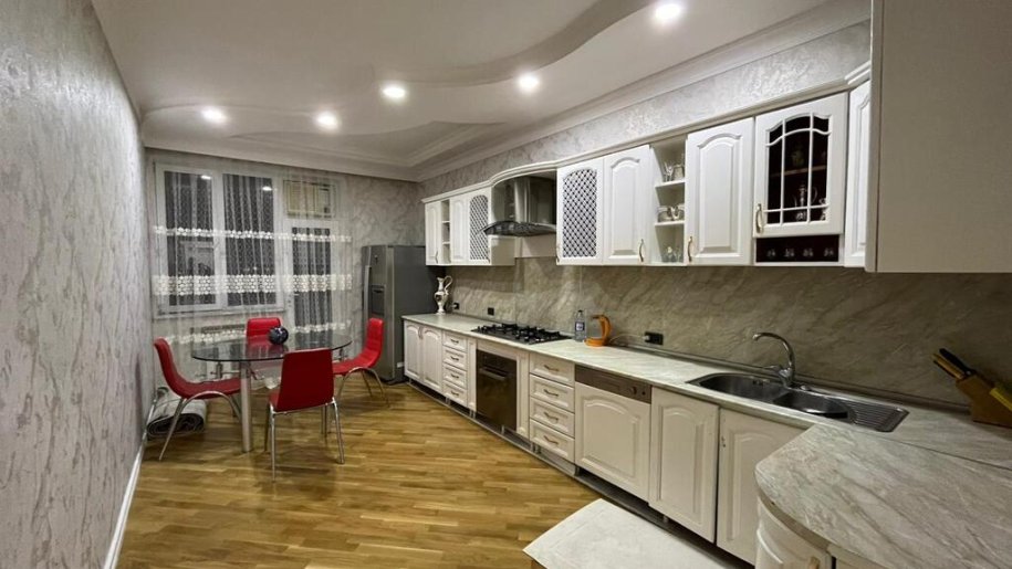 Kirayə verilir 3 otaqlı yeni tikili, 140 m², Nizami m.-8