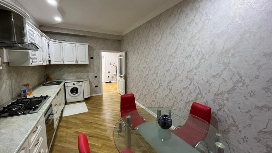 Kirayə verilir 3 otaqlı yeni tikili, 140 m², Nizami m.-9