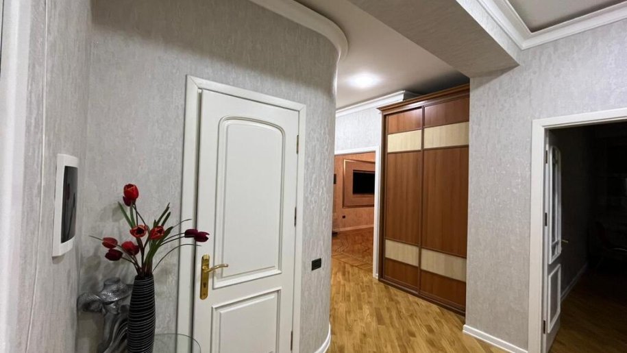 Kirayə verilir 3 otaqlı yeni tikili, 140 m², Nizami m.-16