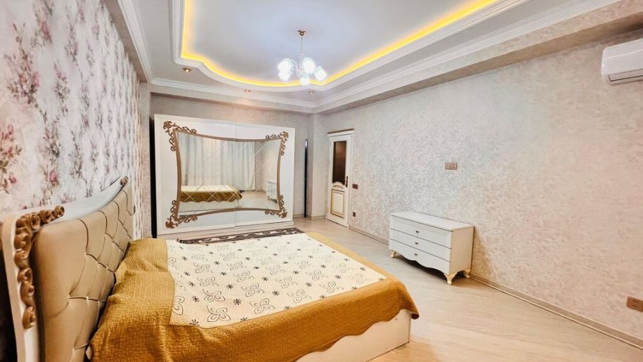 Kirayə verilir 3 otaqlı yeni tikili, 137 m², İnşaatçılar m.-2