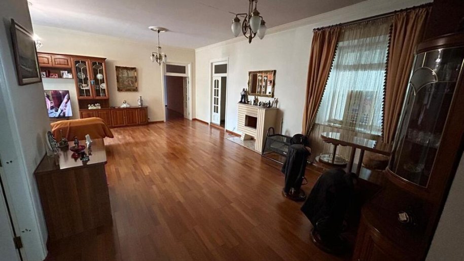 Satılır 6 otaqlı köhnə tikili, 400 m², Sahil m.-5