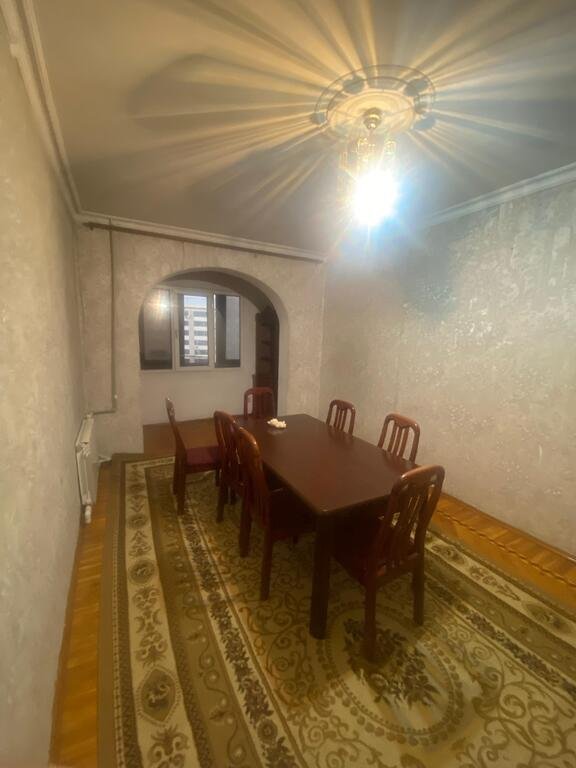 Kirayə verilir 5 otaqlı köhnə tikili, 120 m², Azadlıq Prospekti m.-1