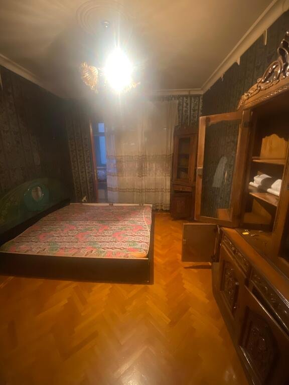 Kirayə verilir 5 otaqlı köhnə tikili, 120 m², Azadlıq Prospekti m.-4