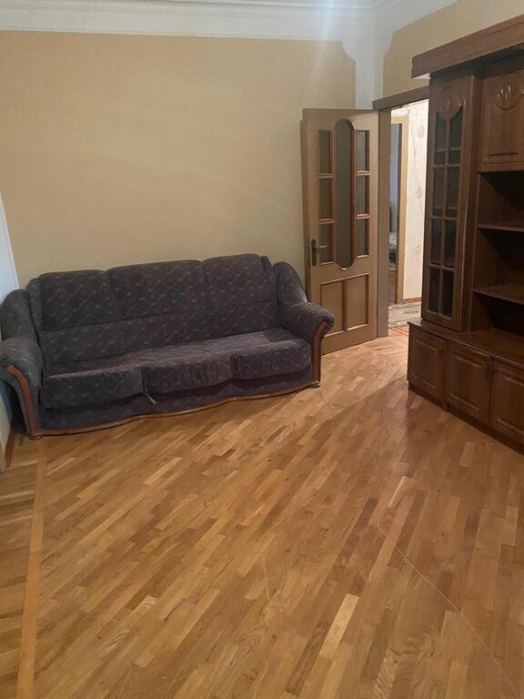 Kirayə verilir 5 otaqlı köhnə tikili, 120 m², Azadlıq Prospekti m.-5
