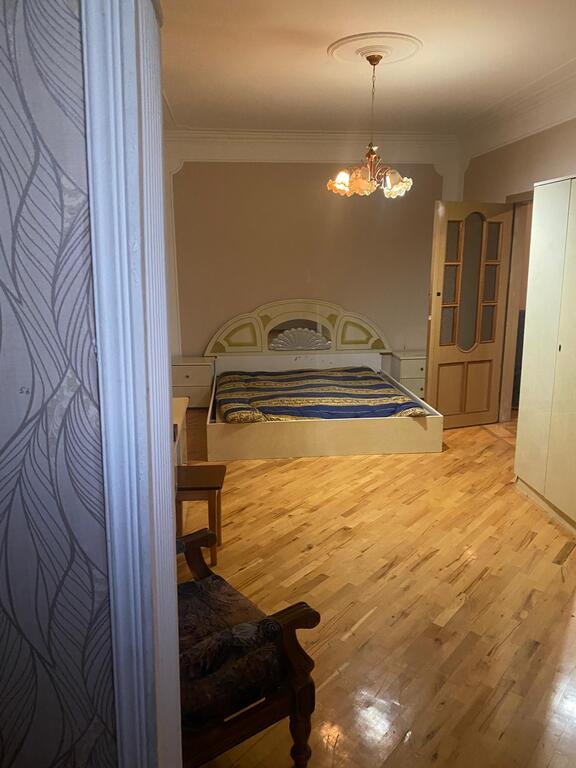 Kirayə verilir 5 otaqlı köhnə tikili, 120 m², Azadlıq Prospekti m.-9