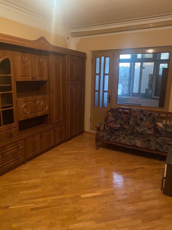 Kirayə verilir 5 otaqlı köhnə tikili, 120 m², Azadlıq Prospekti m.-11