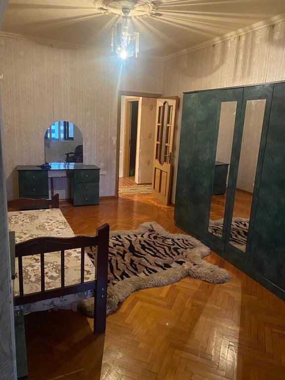 Kirayə verilir 5 otaqlı köhnə tikili, 120 m², Azadlıq Prospekti m.-19