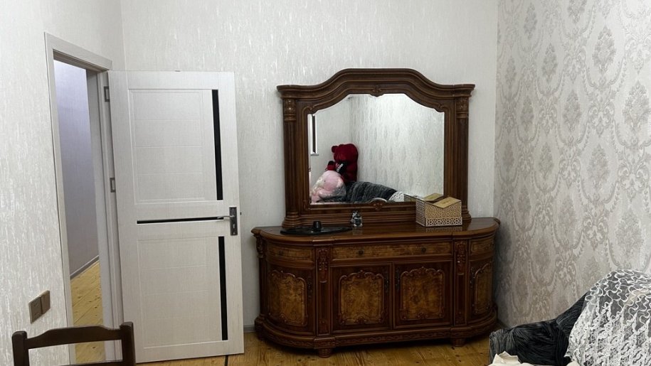 Kirayə verilir 3 otaqlı köhnə tikili, 65 m², Xalqlar dostluğu m.-6