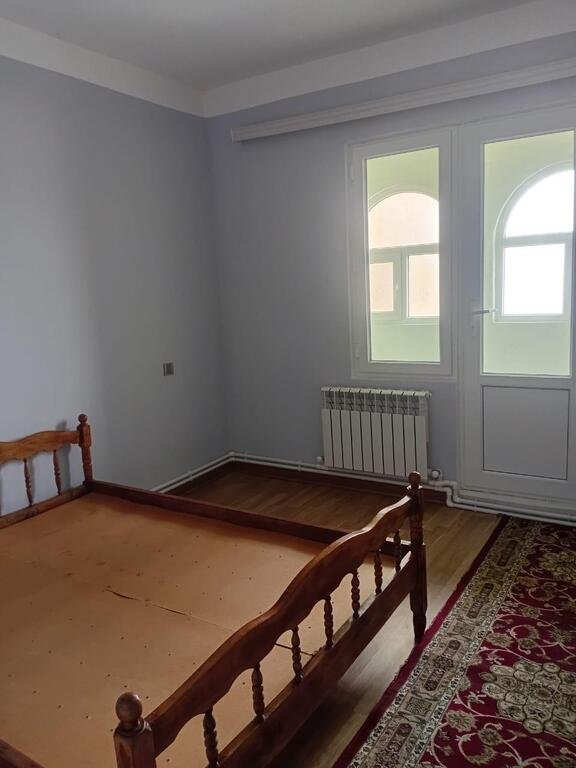 Kirayə verilir 3 otaqlı köhnə tikili, 75 m², İnşaatçılar m.-2